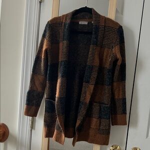 Chic Plaid Cardigan in Black and Brown